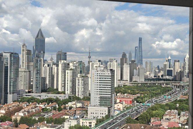 High-Floor 4BR Apartment near Middle Huaihai Rd Metro with Outstanding View