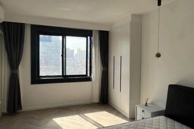 2BR Apartment in Jing'an (L7)