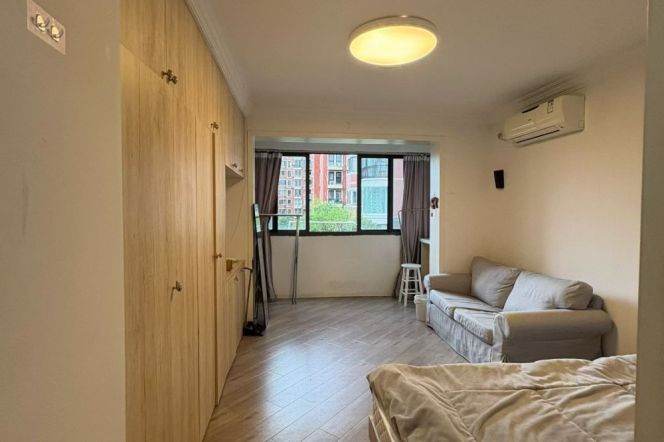 1BR Lane House in Old Xuhui (L9/L12)