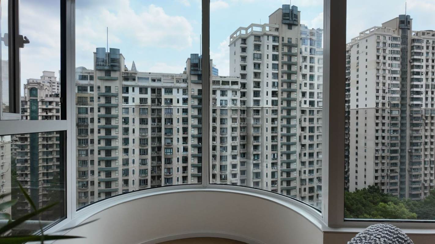 Housing image — Balcony