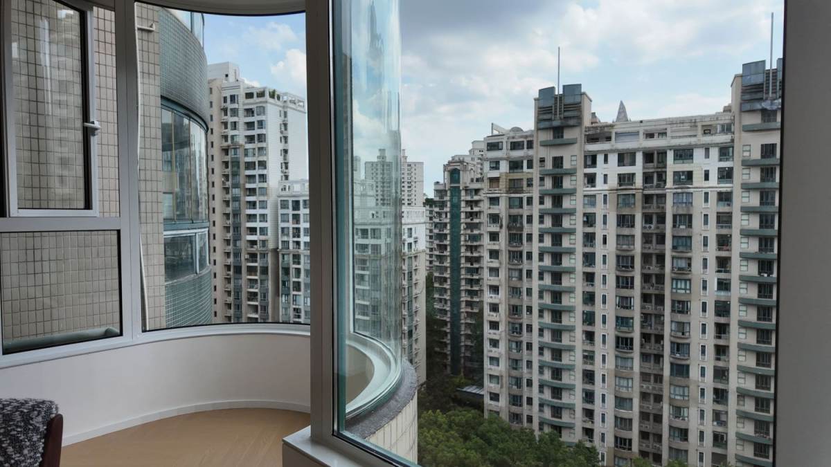 Housing image — Balcony