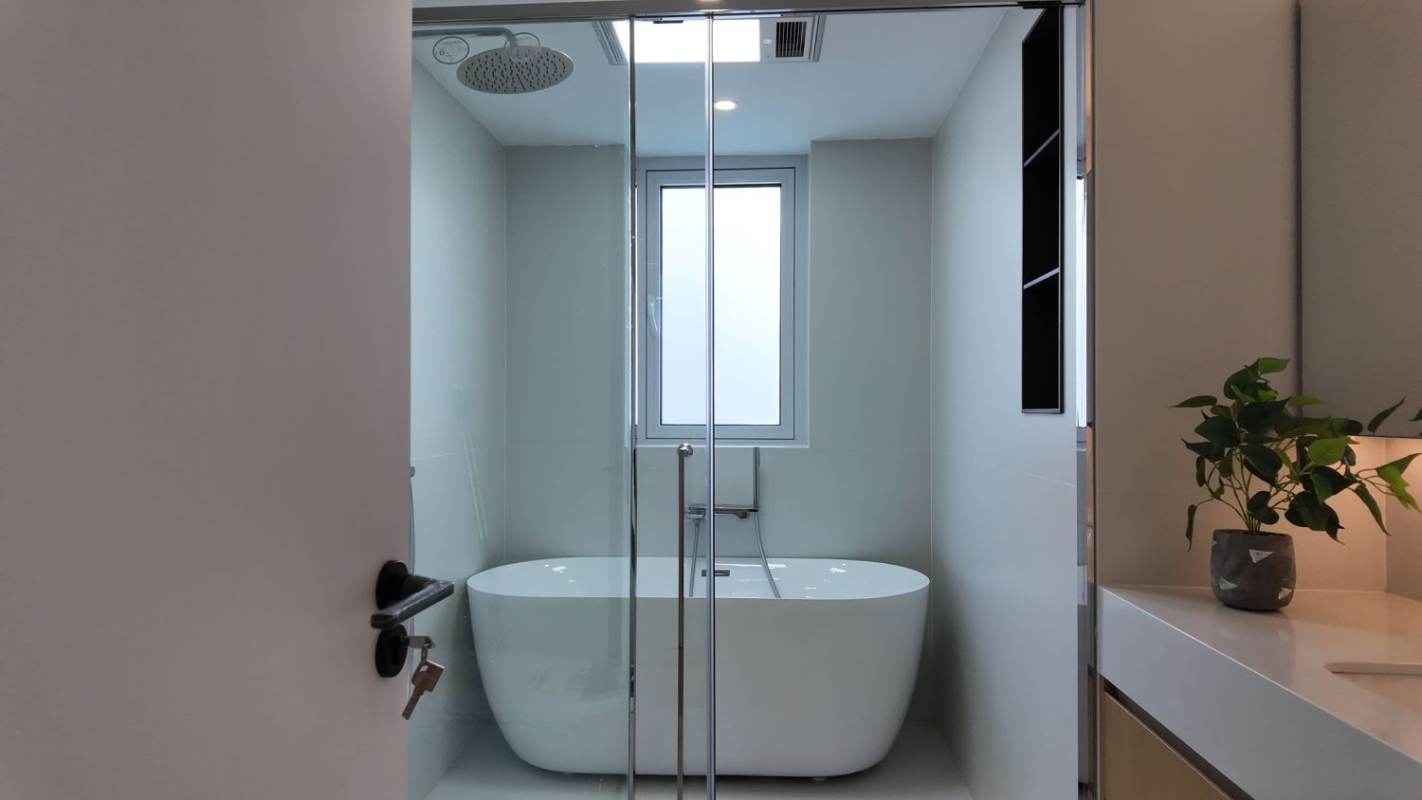 Housing image — Bathroom