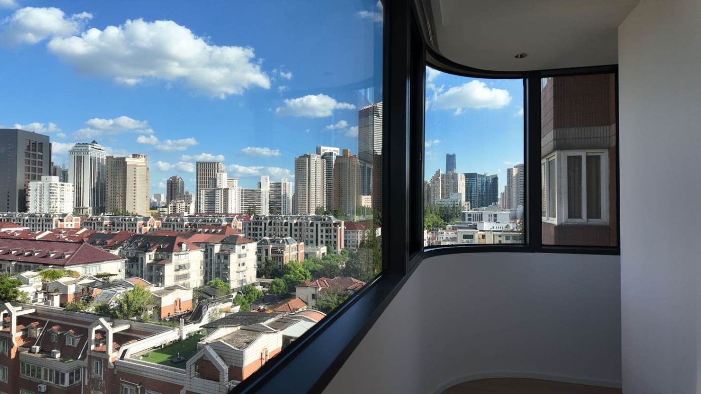 Housing image — Balcony