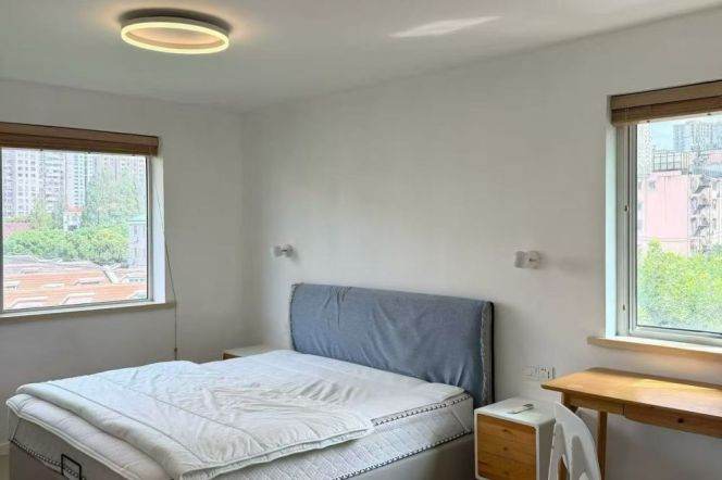 2BR Apartment in Jing'an (L7)