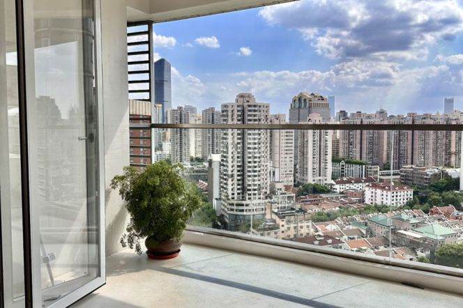 High-Floor 3BR Apartment in Jing'an (L7)