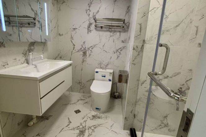 High-Floor 1BR Apartment near Nanjing Xi Lu (L2/L12/L13)