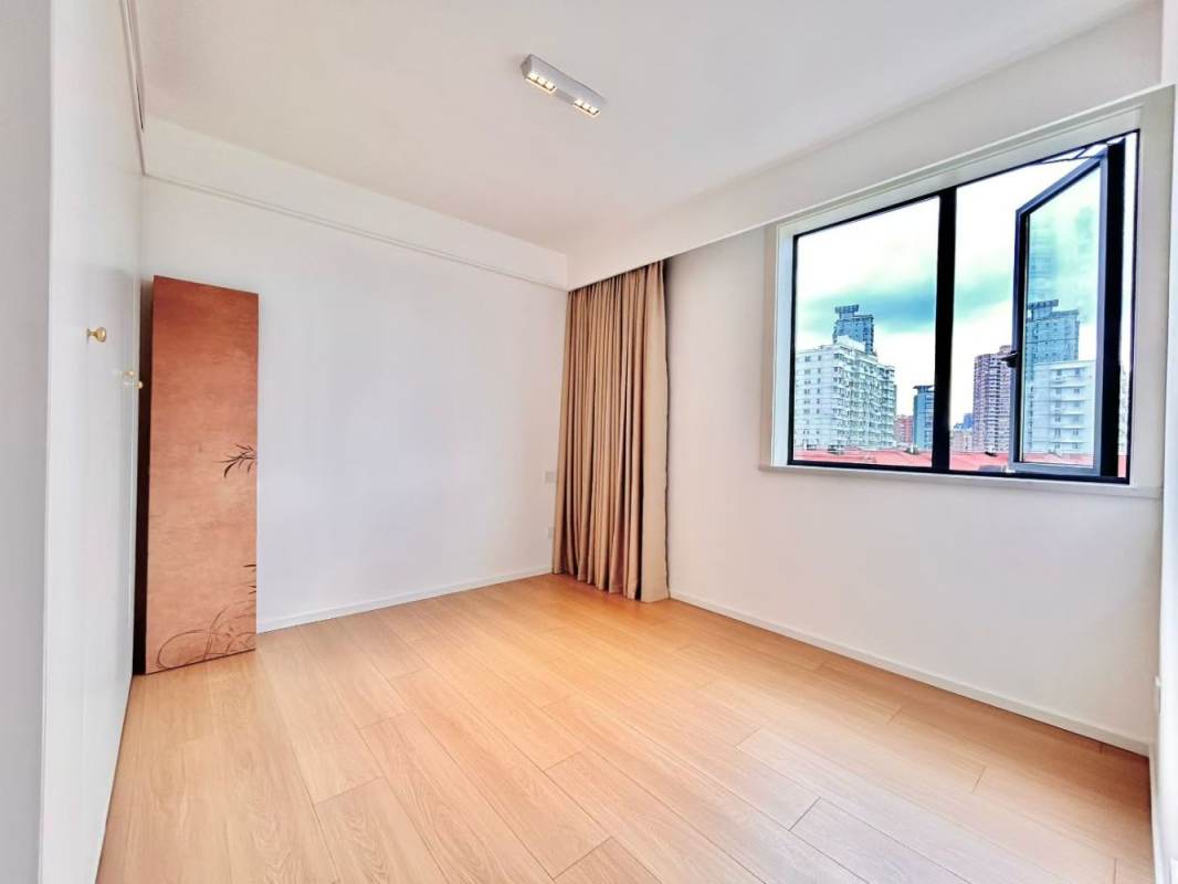 Housing image — Bedroom