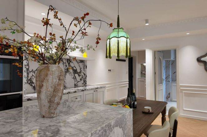 High-Floor 2BR Apartment near Zhongshan Park
