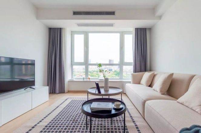 2BR Apartment at Top Of City (L13)