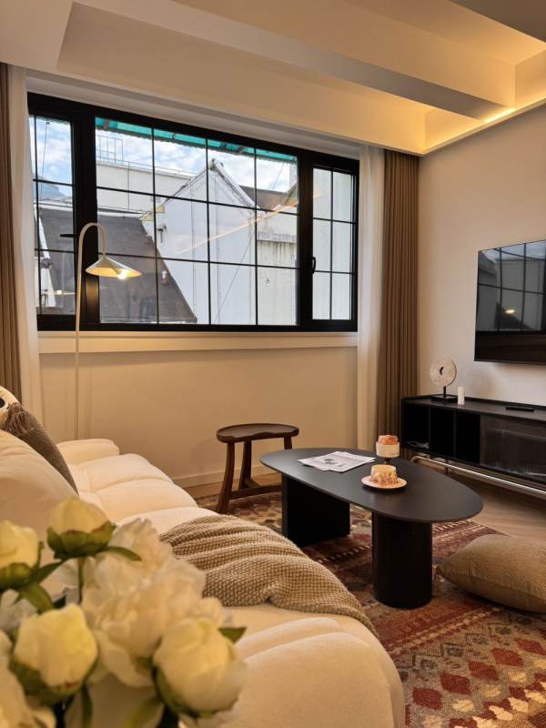 Housing image — Living Room