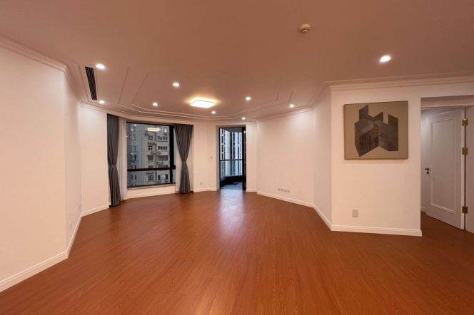 Spacious 3BR Apartment in Old Xuhui