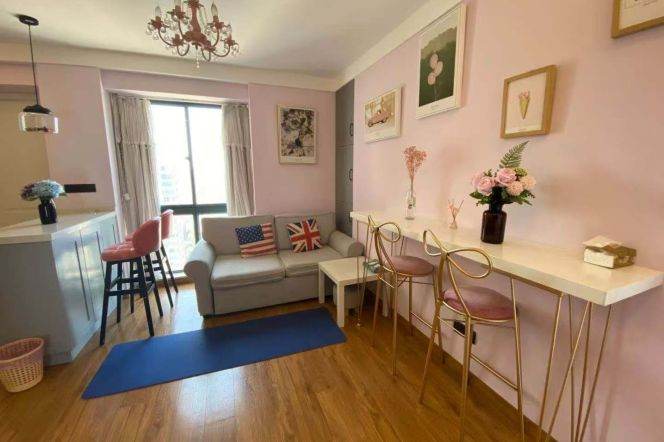 High-Floor 1BR Apartment in Jing'an