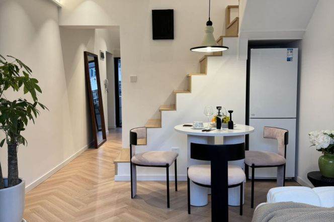 2BR Lane House in Jing'an with Terrace