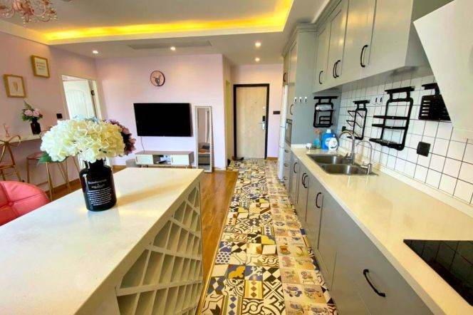 High-Floor 1BR Apartment in Jing'an