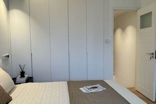 2BR Lane House in Jing'an with Terrace