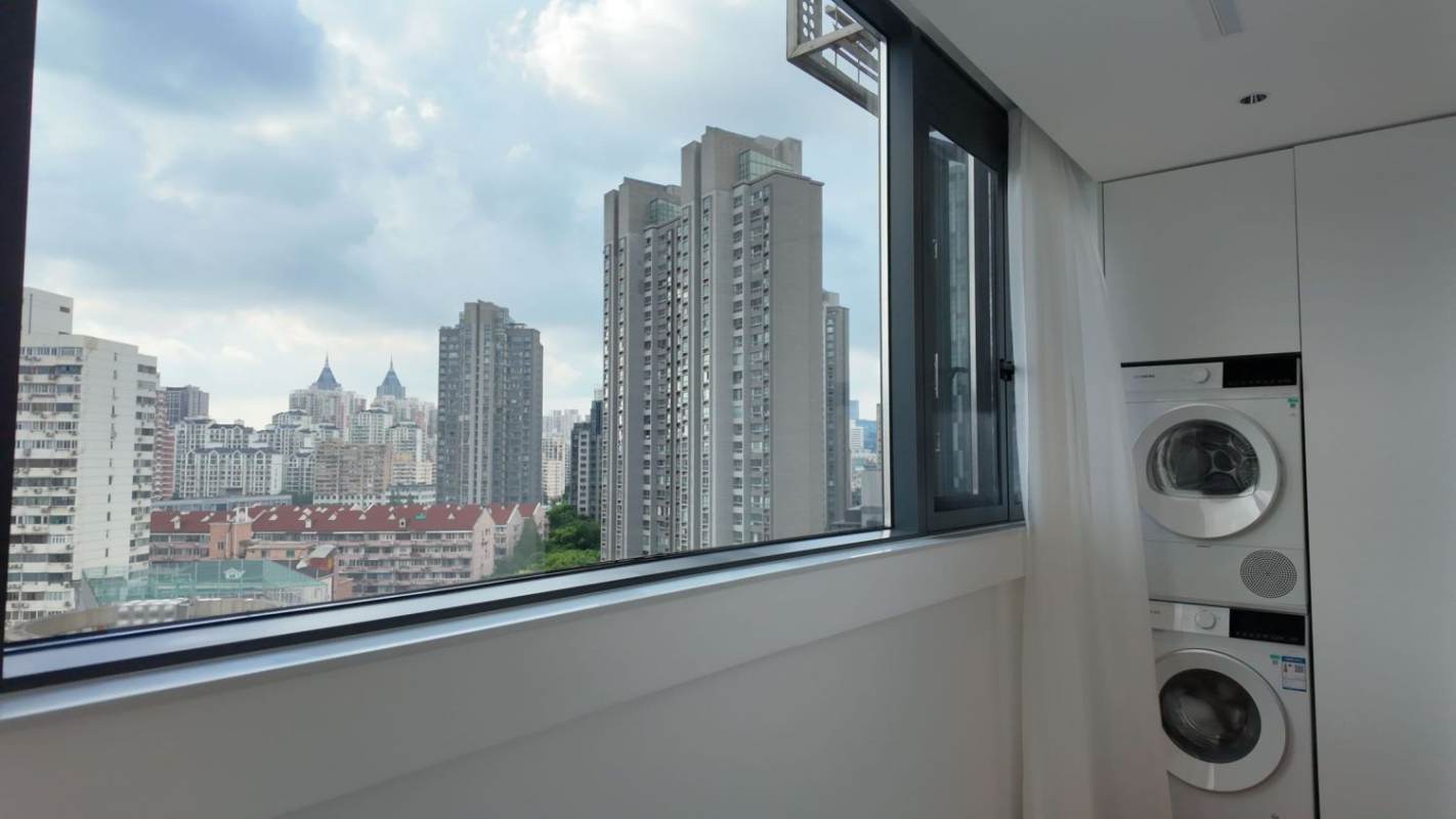 Housing image — Balcony