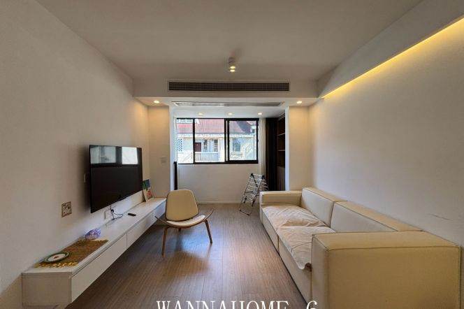 1BR Apartment in Jing'an