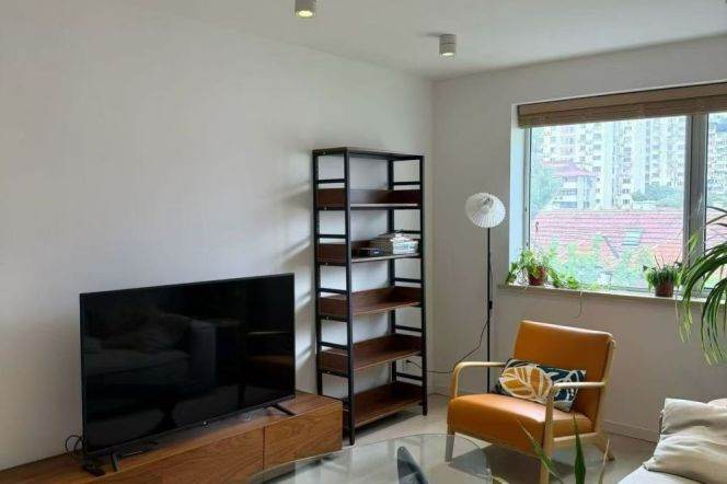 2BR Apartment in Jing'an (L7)