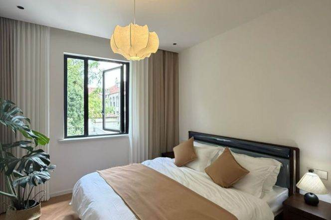 2BR Apartment in Jing'an (L2/L11)