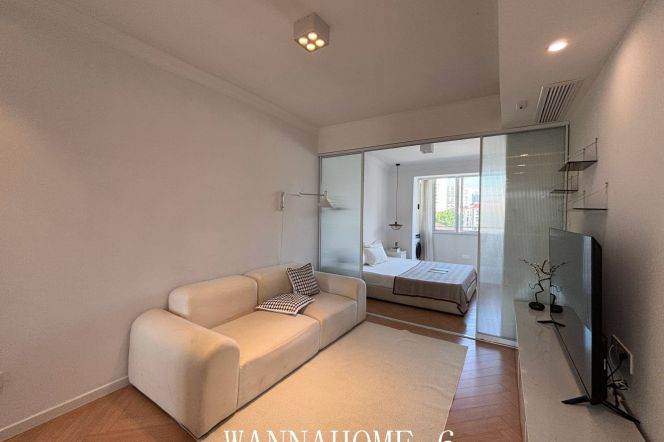 1BR Apartment near Zhongshan Park with River View
