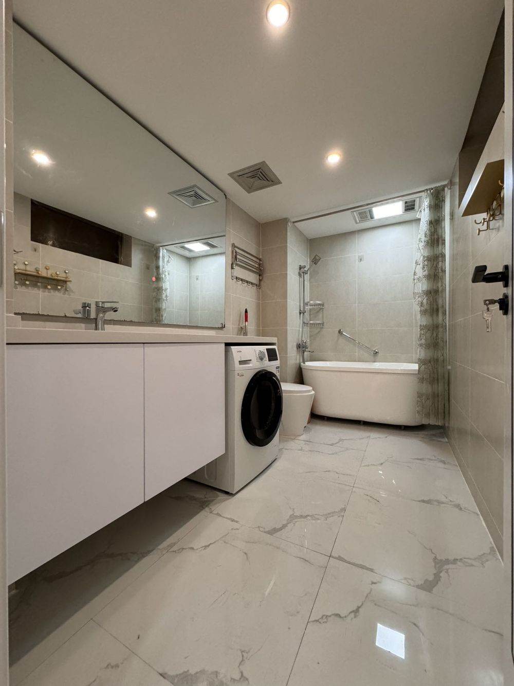 Housing image — Bathroom