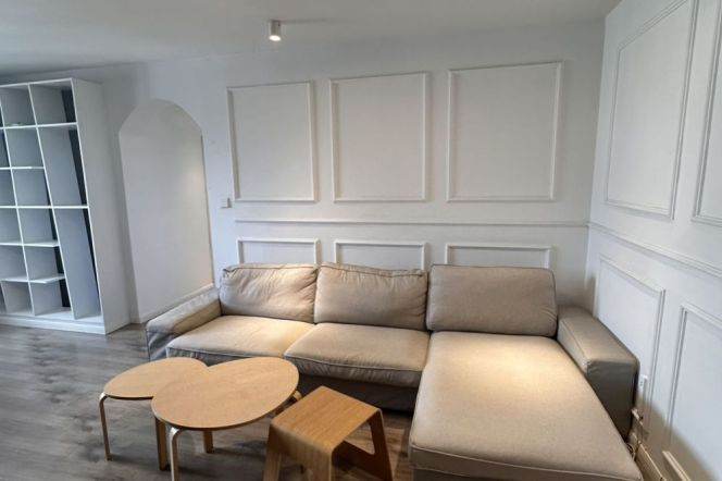 2BR Apartment near Jiangsu Rd Metro (L2/L11)