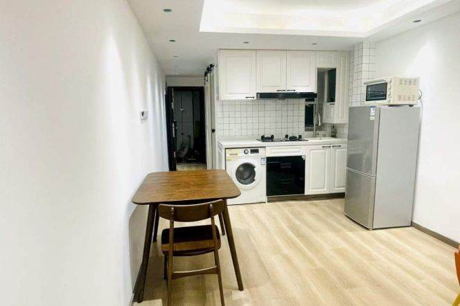 1BR Apartment in Jing'an
