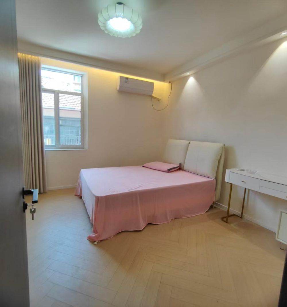 Housing image — Bedroom