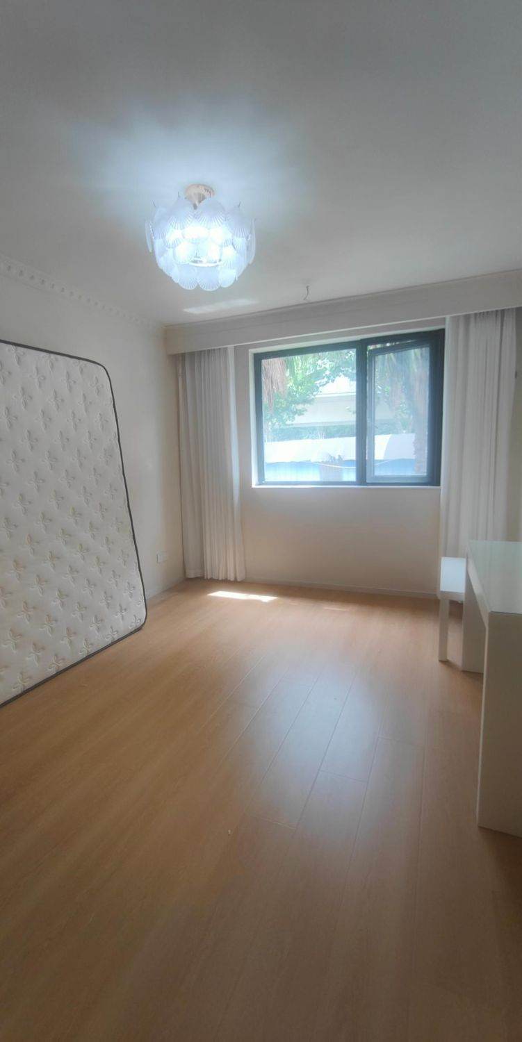 Housing image — Bedroom
