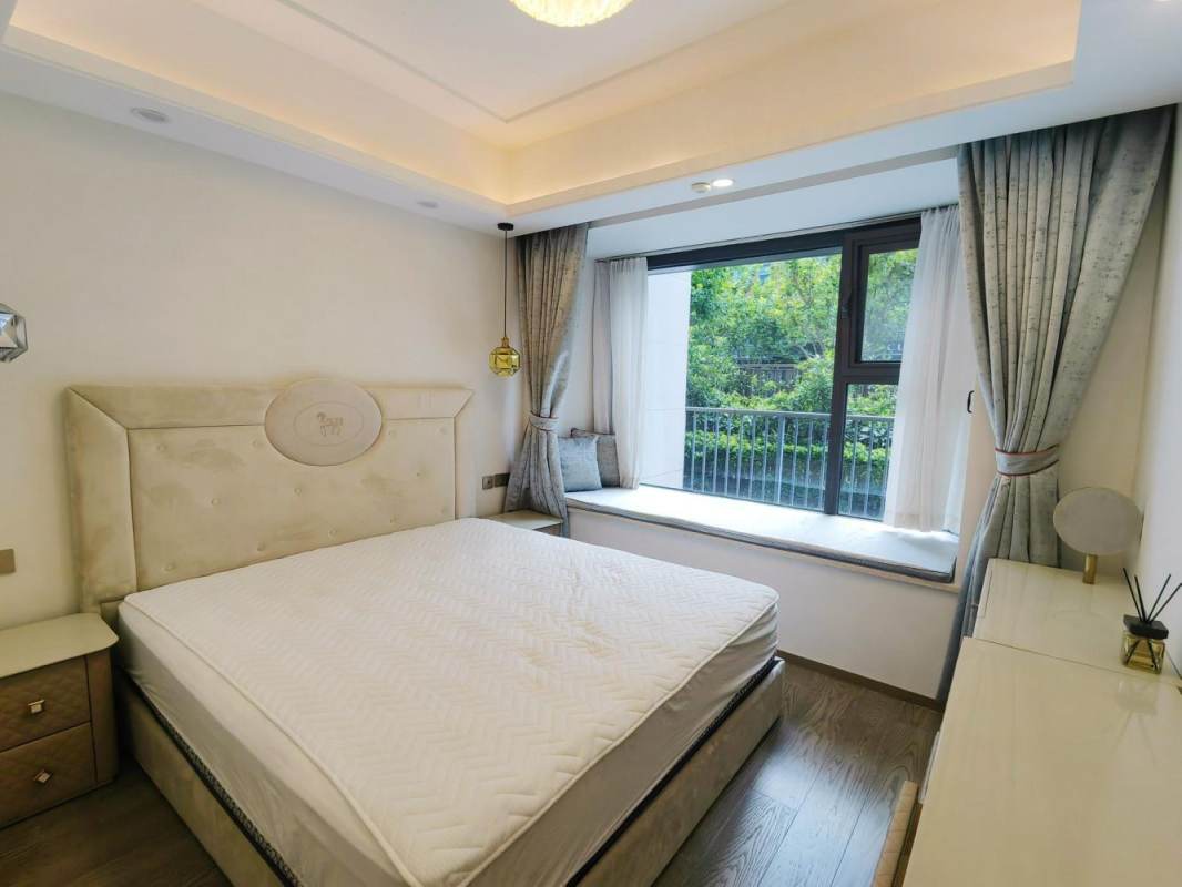 Housing image — Bedroom
