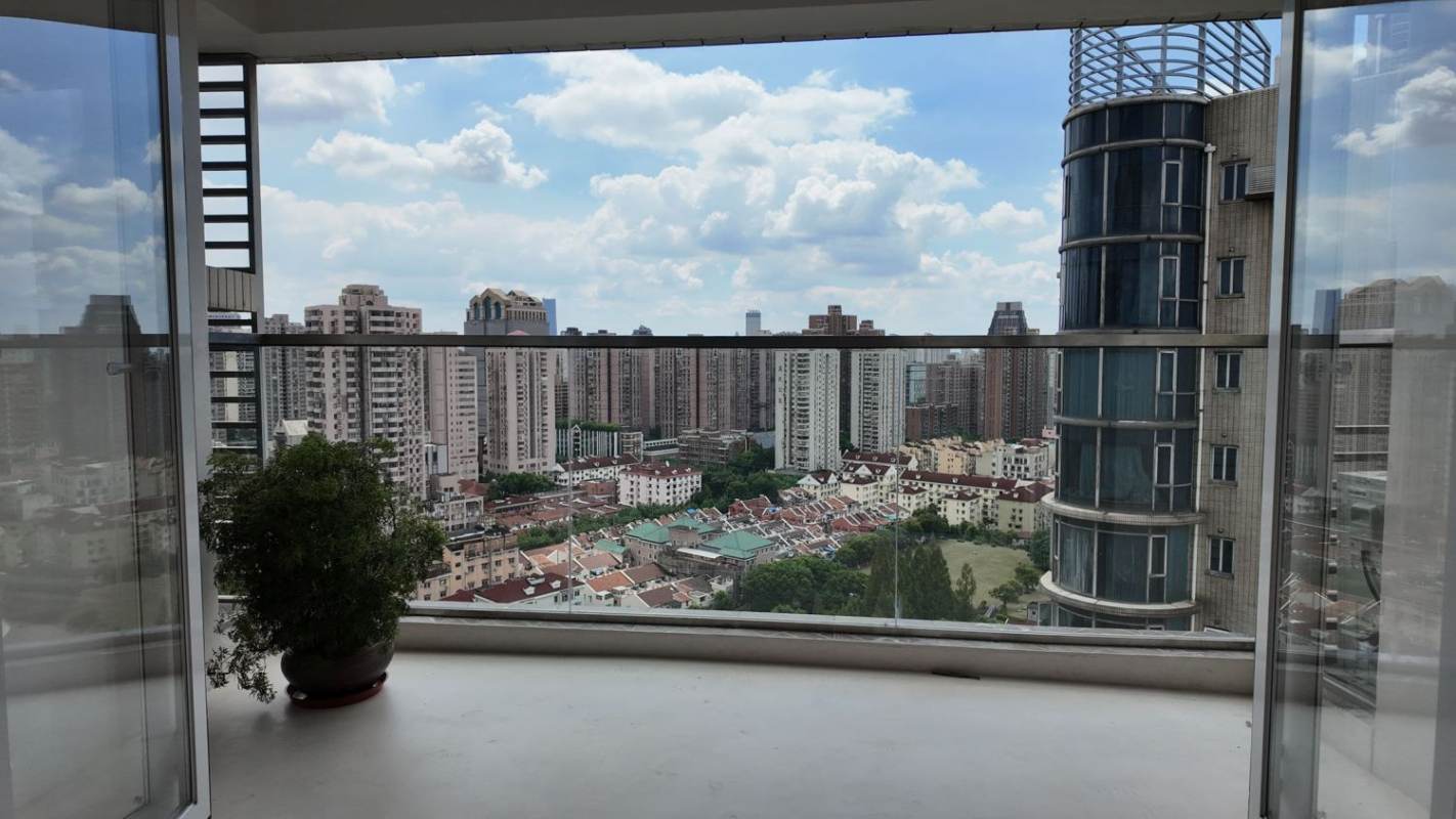 Housing image — Balcony