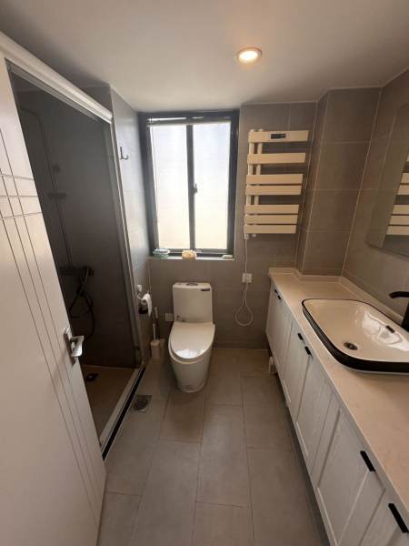 Housing image — Bathroom