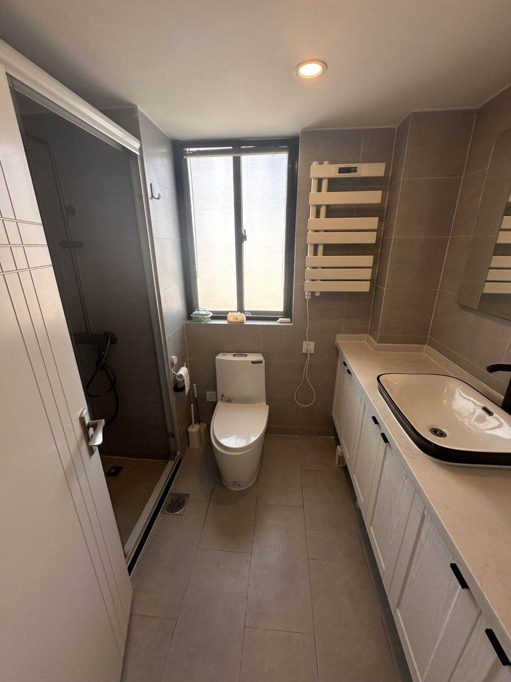Housing image — Bathroom