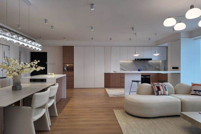 Spacious 2BR Apartment in Jing'an