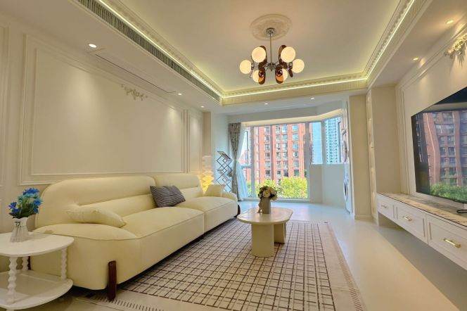 2BR Apartment near Yuanshen Sports Center Metro with Floor-to-Ceiling Windows (L6)