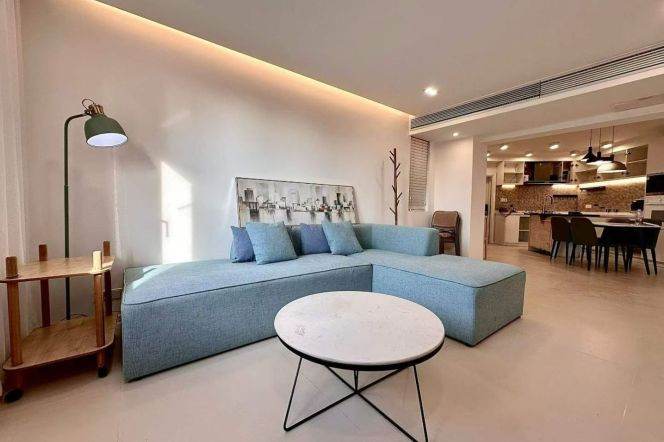 High-Floor Spacious 3BR Apartment in Old Xuhui (L10/L11)