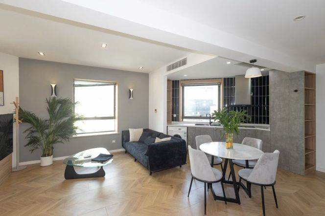 Spacious 1BR Apartment in Jing'an