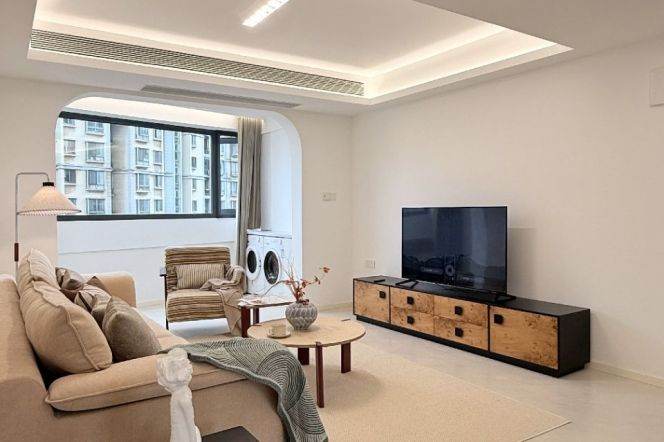 2BR Apartment in Xujiahui (L3)
