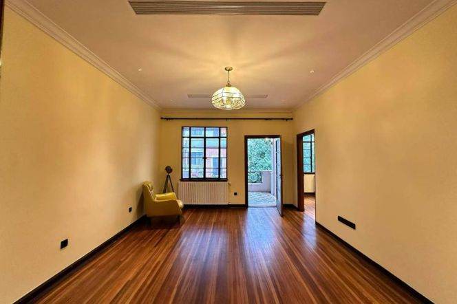 Spacious 2BR Apartment in Jing'an (L2/L7/L14)