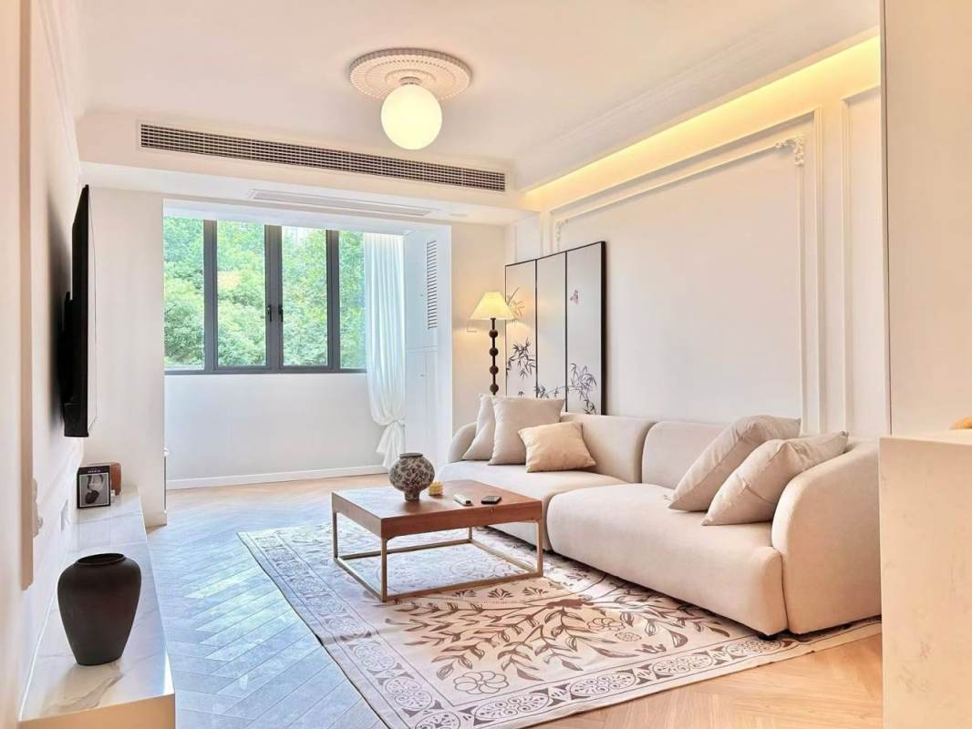 Housing image — Living Room