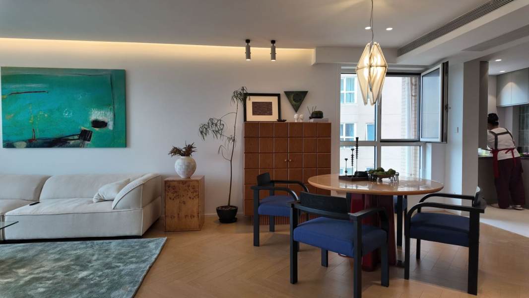 Housing image — Living Room