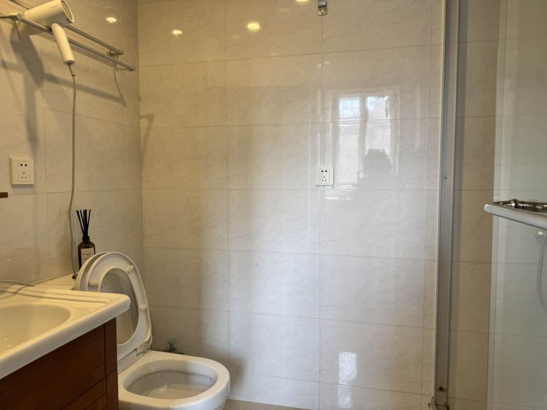Housing image — Bathroom