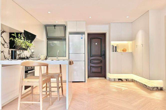 Spacious 1BR Apartment in Xujiahui (L1/L9/L11)