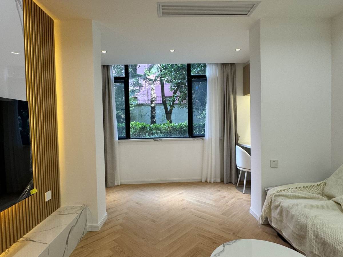 Housing image — Living Room