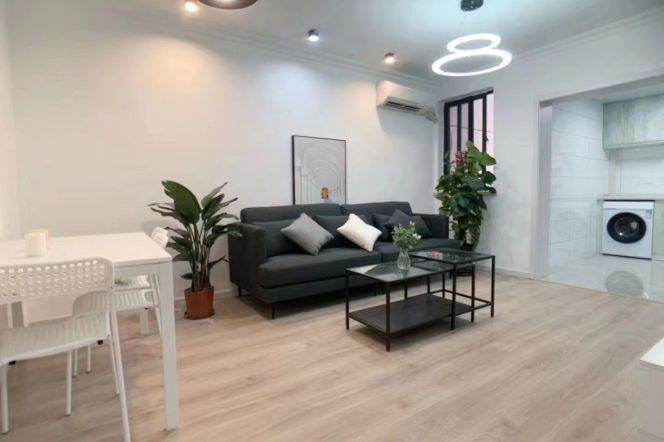 2BR Apartment near Zhongshan Park (L2/L11)