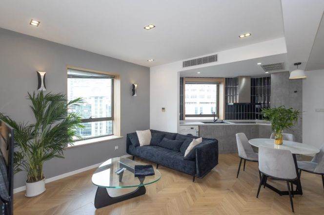 Spacious 1BR Apartment in Jing'an