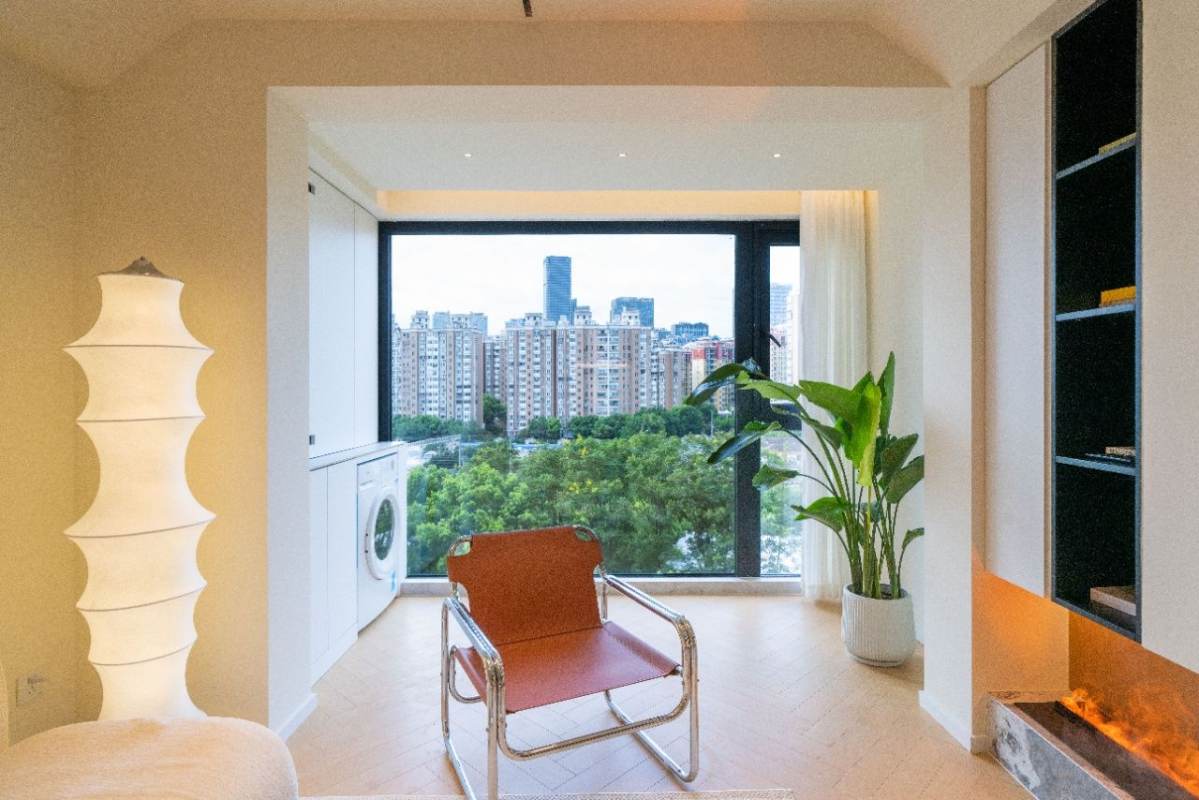 Housing image — Balcony