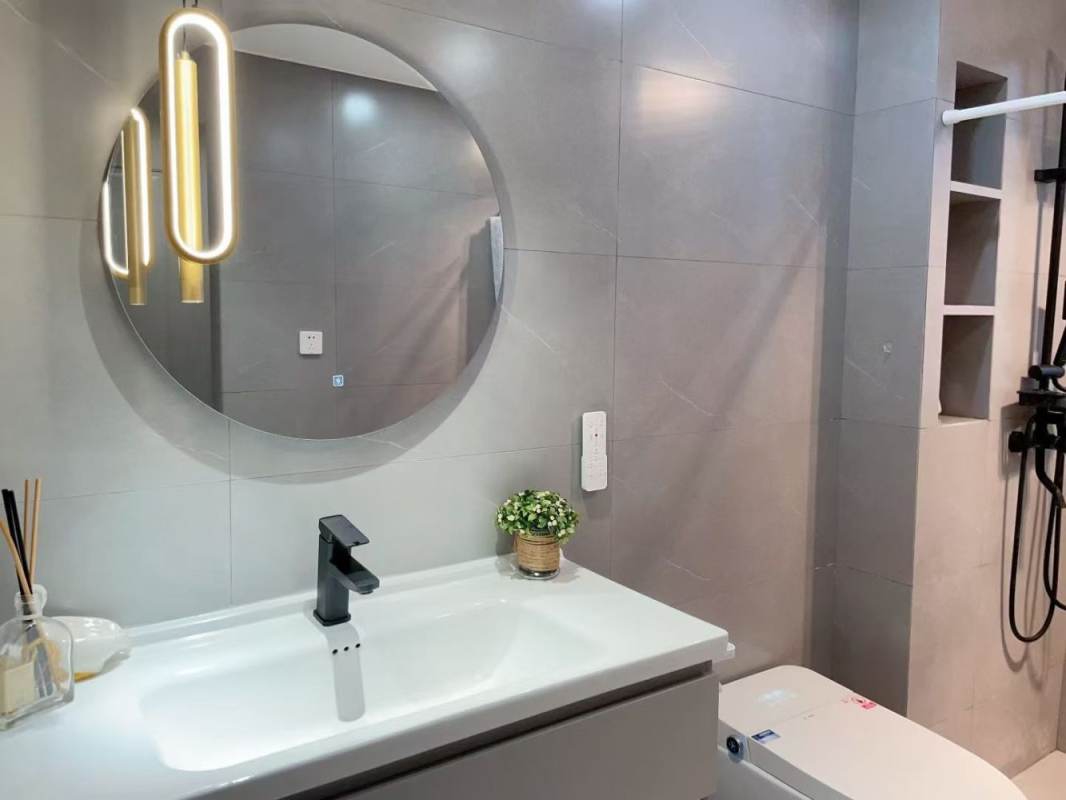 Housing image — Bathroom