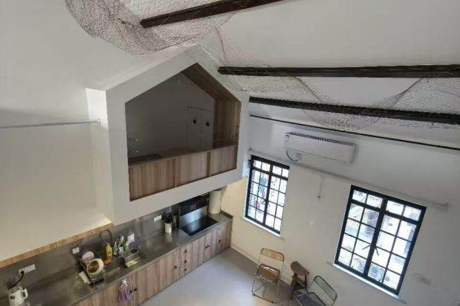 Short-Term High-Ceiling 1BR Heritage Apartment in Old Xuhui with Green View
