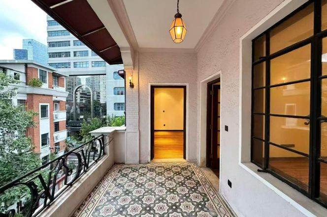 Spacious 2BR Apartment in Jing'an (L2/L7/L14)
